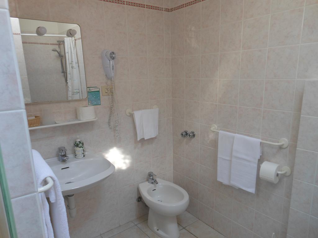 Hotel Due Torri Porto Azzurro Ngoại thất bức ảnh