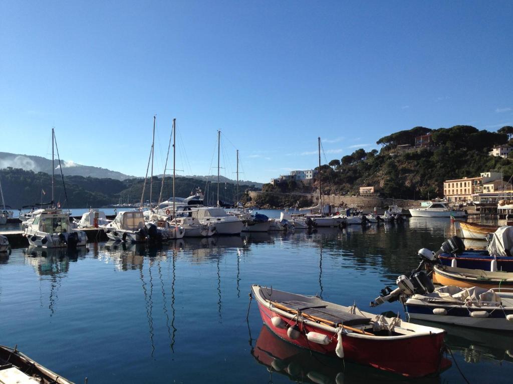 Hotel Due Torri Porto Azzurro Ngoại thất bức ảnh