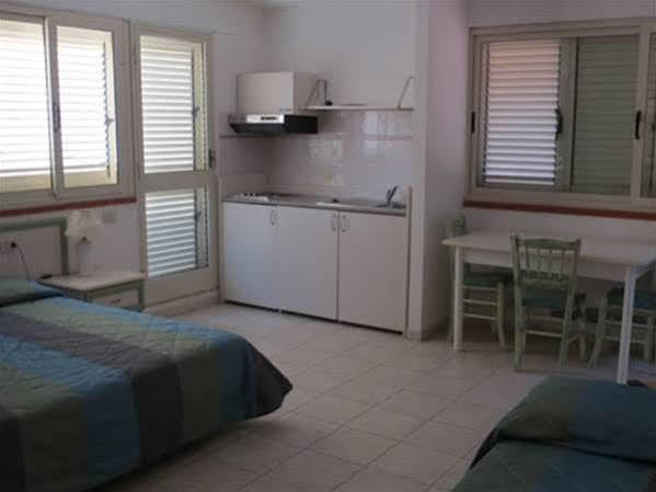 Hotel Due Torri Porto Azzurro Ngoại thất bức ảnh