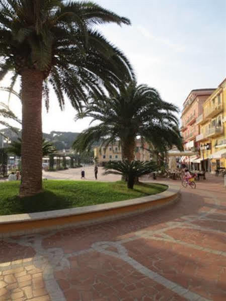 Hotel Due Torri Porto Azzurro Ngoại thất bức ảnh