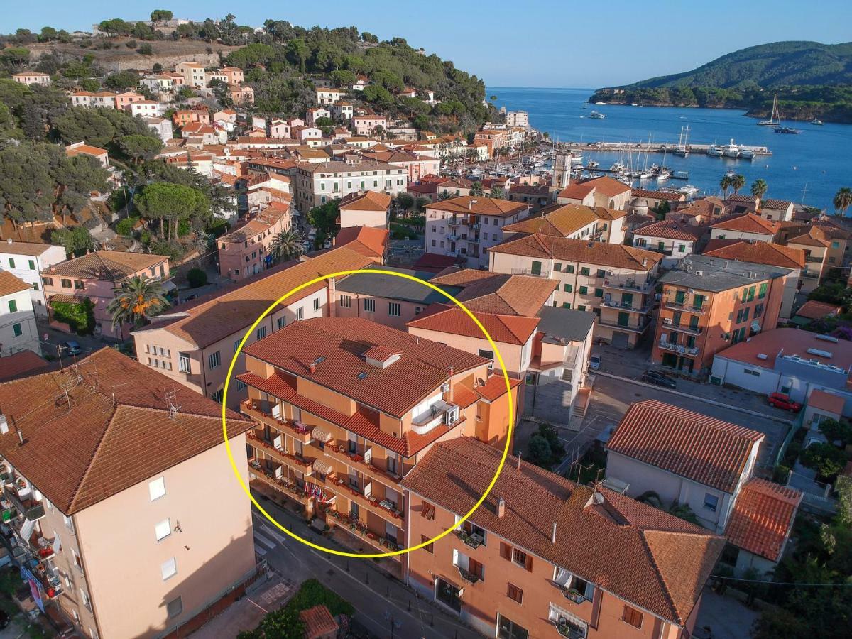 Hotel Due Torri Porto Azzurro Ngoại thất bức ảnh